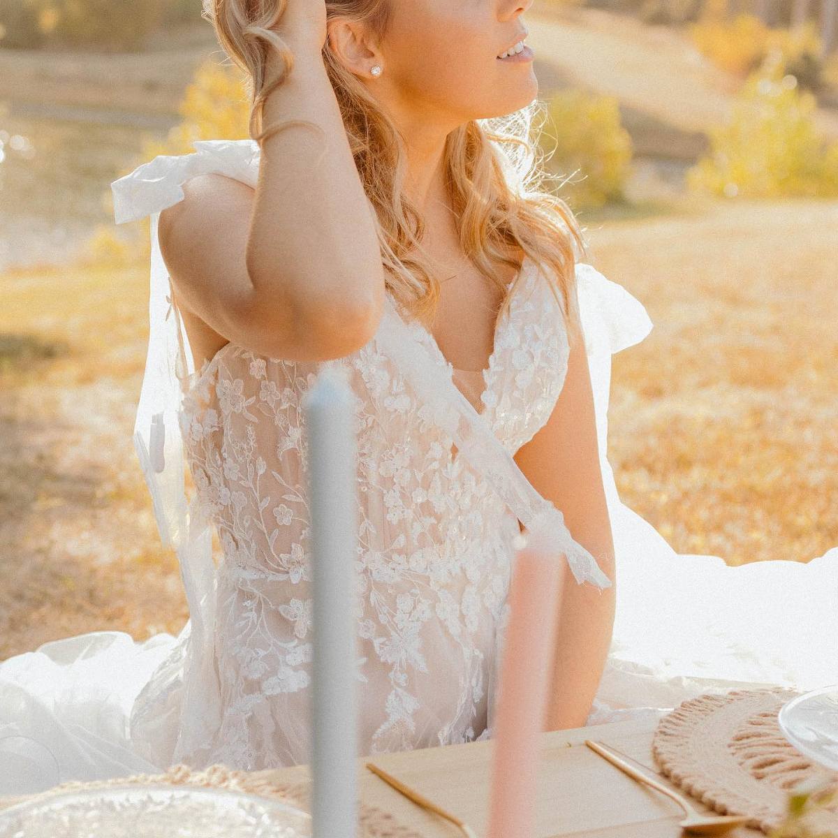 A-line Bateau Rustic 3D Floral Lace Wedding Dresses Beaded Bridal Gown –  SELINADRESS